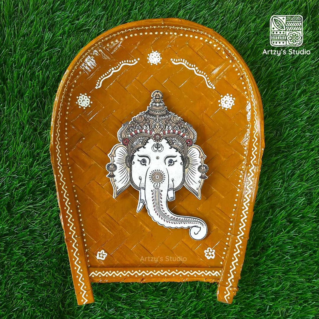 Decorated Medium Sup with Medium Face Ganpati and Ochre BG