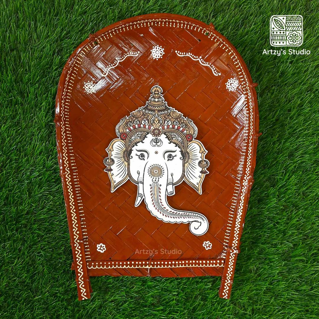 Decorated Medium Sup with Medium Face Ganpati and Brown BG