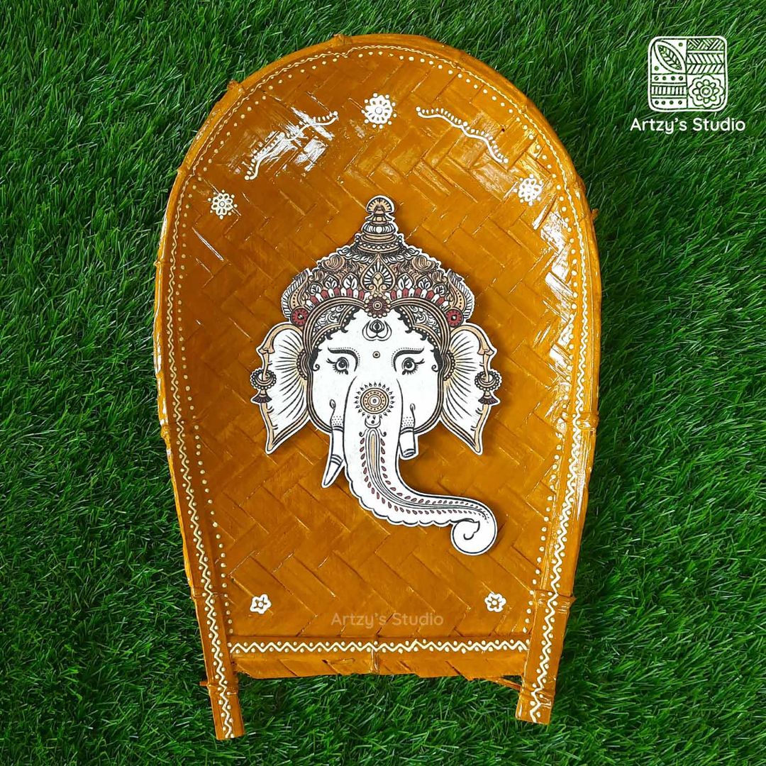 Decorated Large Sup with Large Face Ganpati and Ochare BG