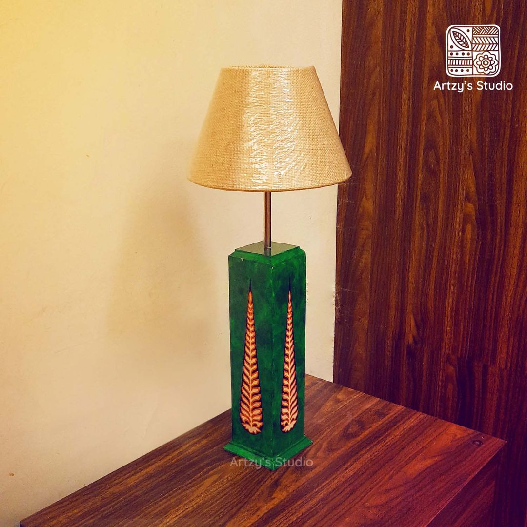 Green Textured with White Leave Pattern Table Lamp