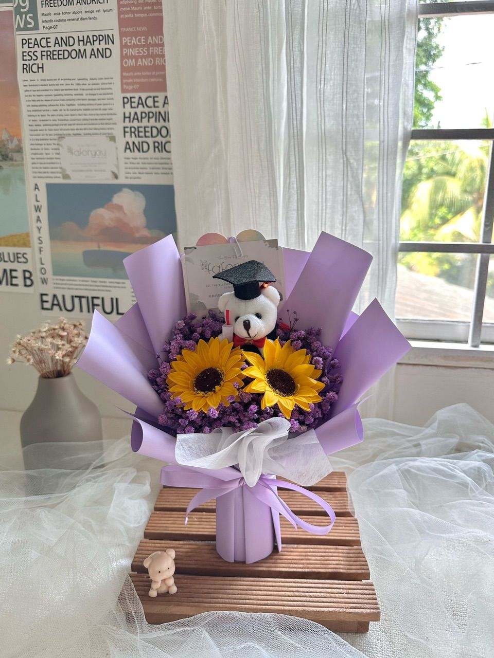 Graduation Bear Mixed Bouquet (Sunflower)