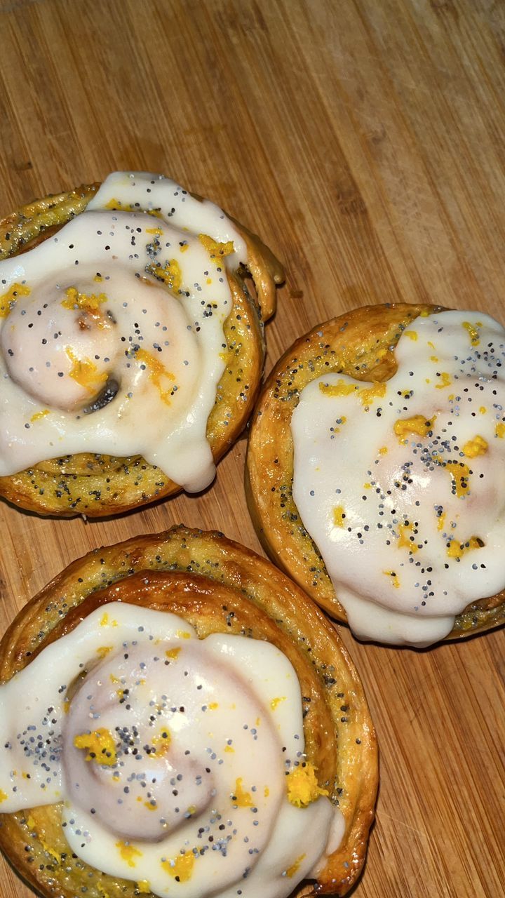 Orange poppyseed sweet bun