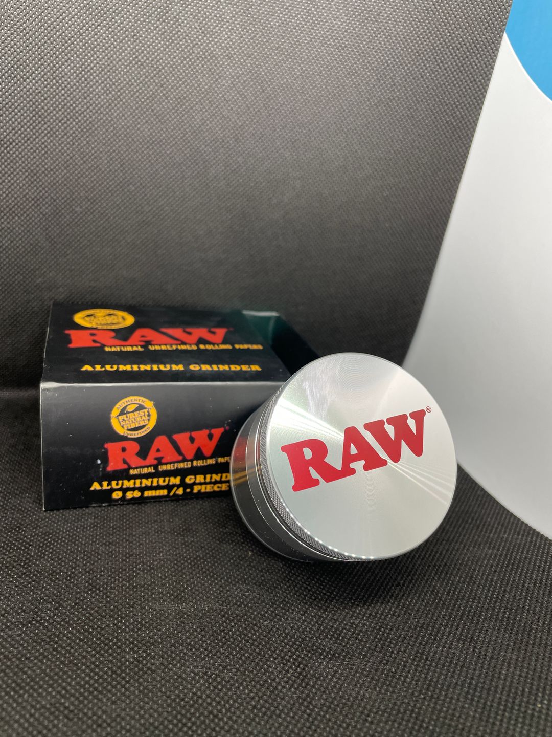 TOBACCO GRINDER - RAW 4PC GRINDER - 56mm