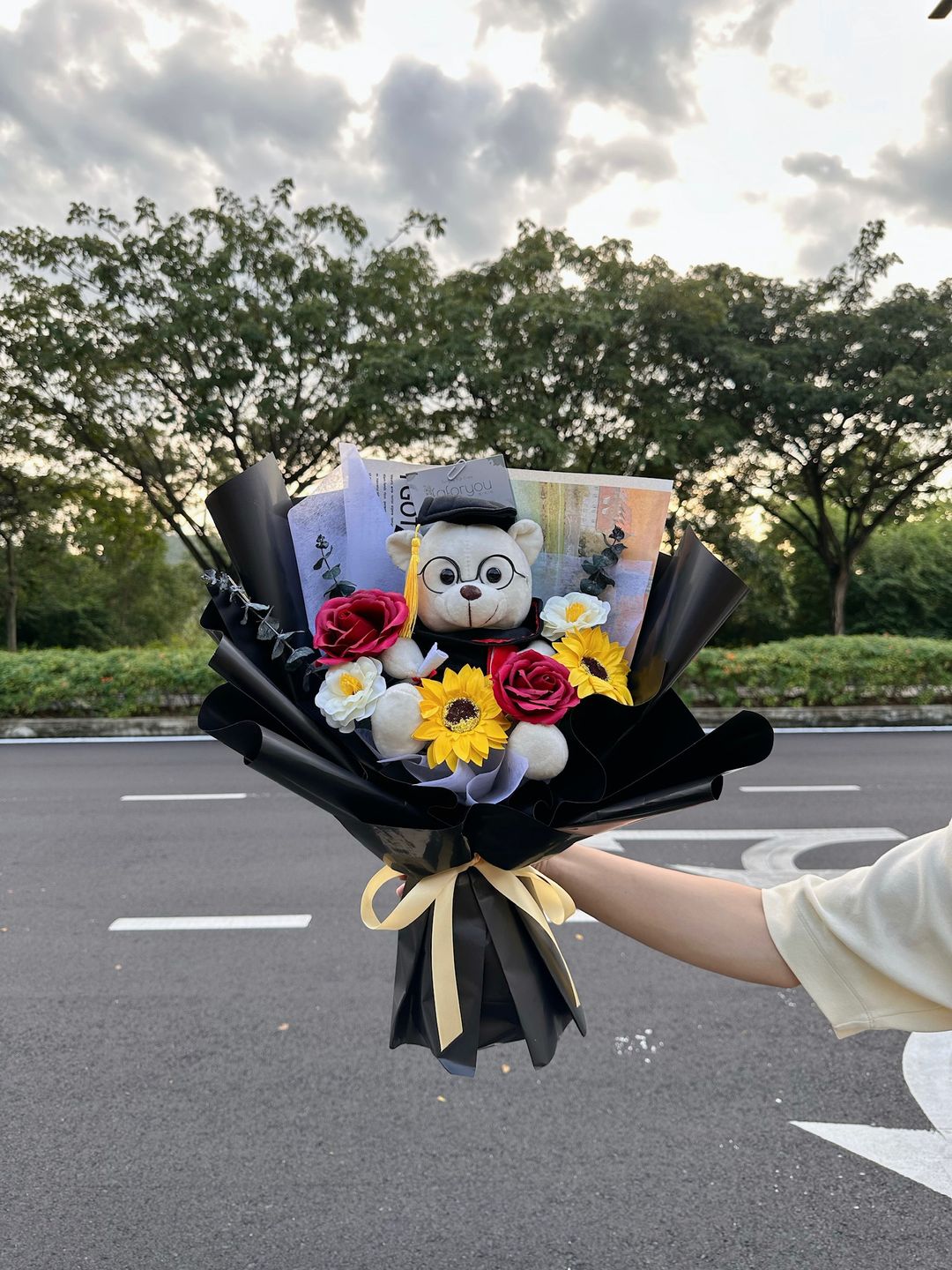 Big Graduation Bear Mixed Flower Bouquet