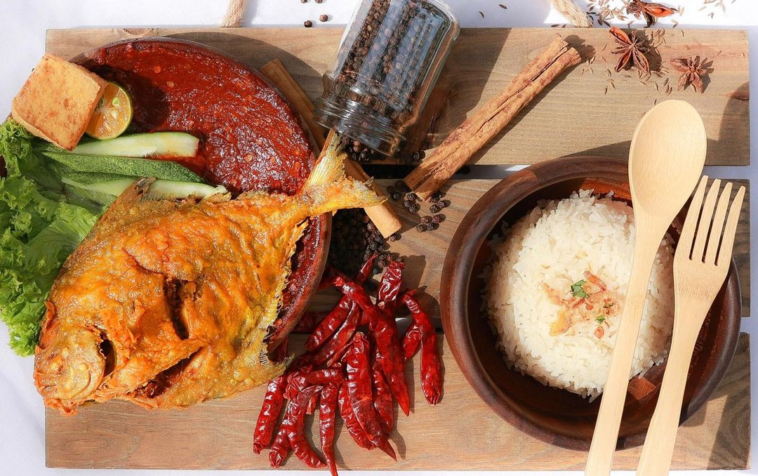 Nasi Ikan Penyet