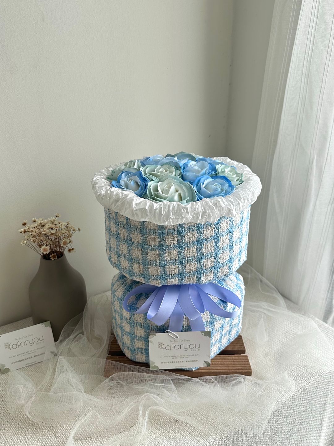 11 Stalk Fabric Round Bouquet 