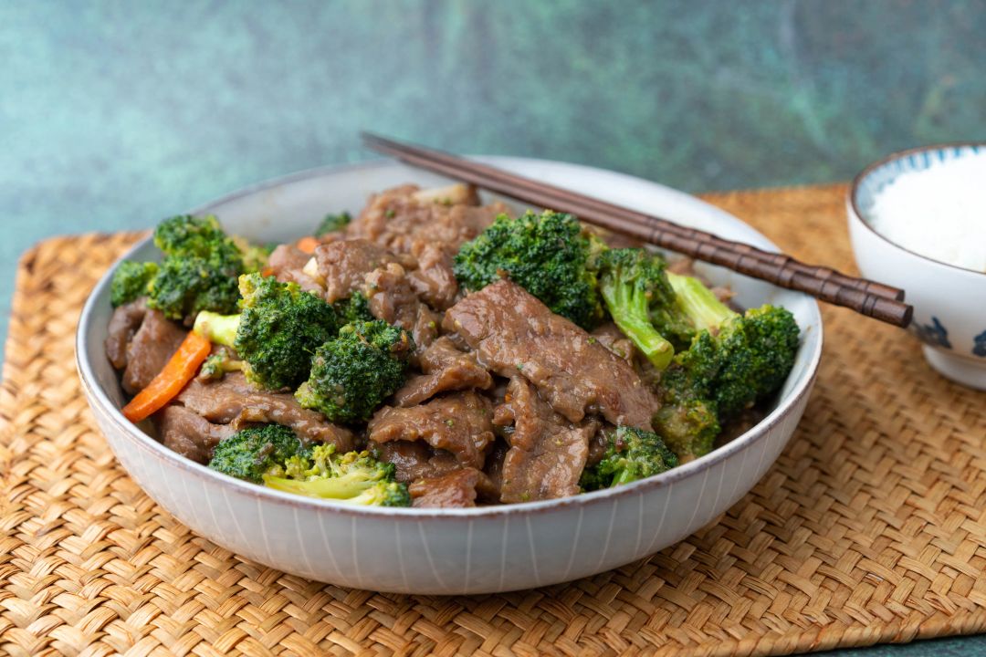 Stir fried Beef with Broccoli [main dish]