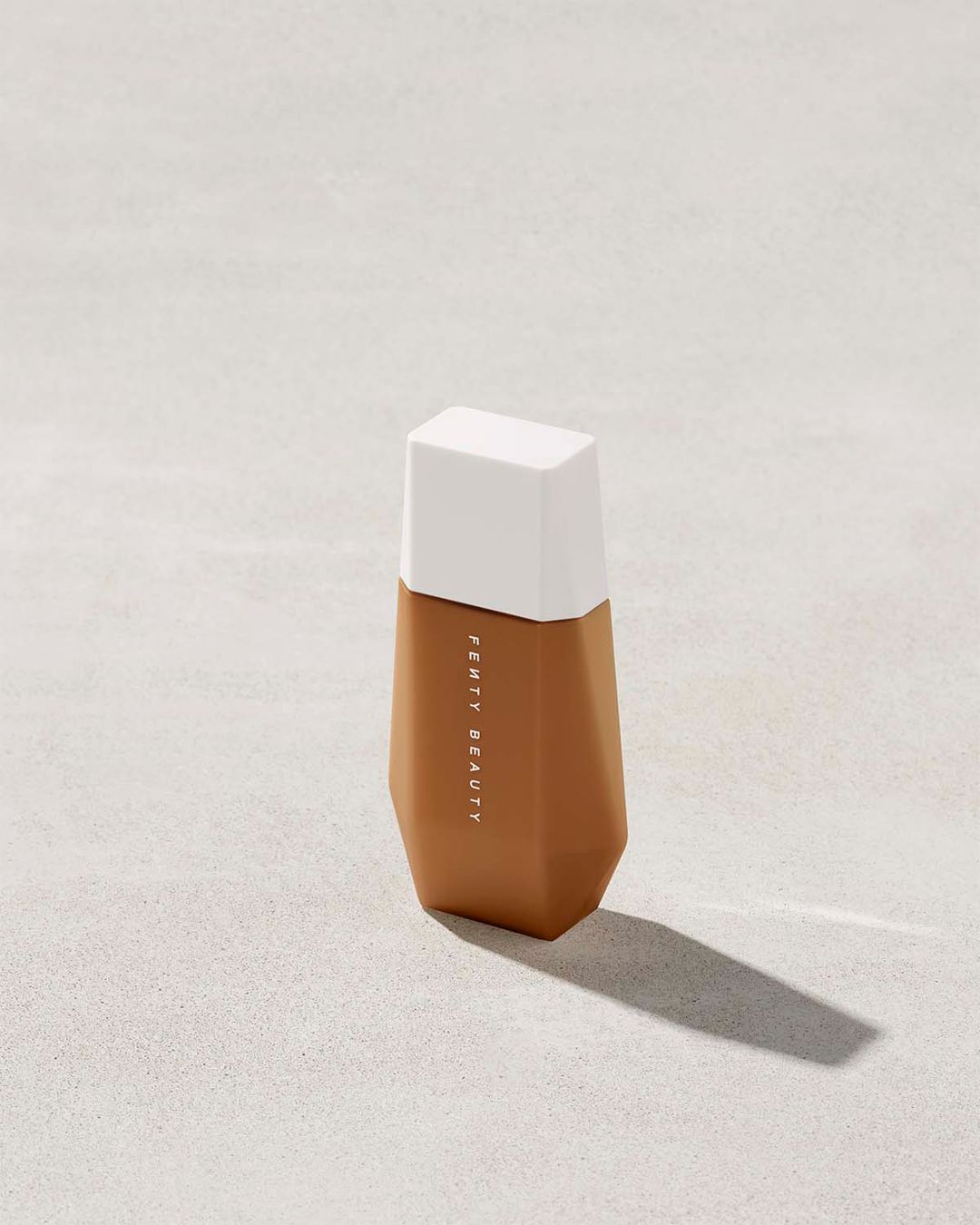 Fenty Beauty Eaze Drop Blurring Skin Tint 