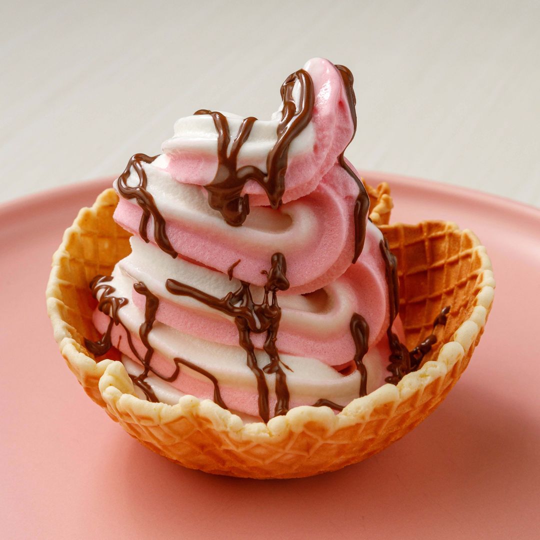 Yogurt wafer bowl