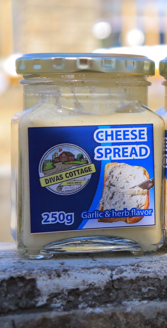 Garlic and herb flavor cheese spread 