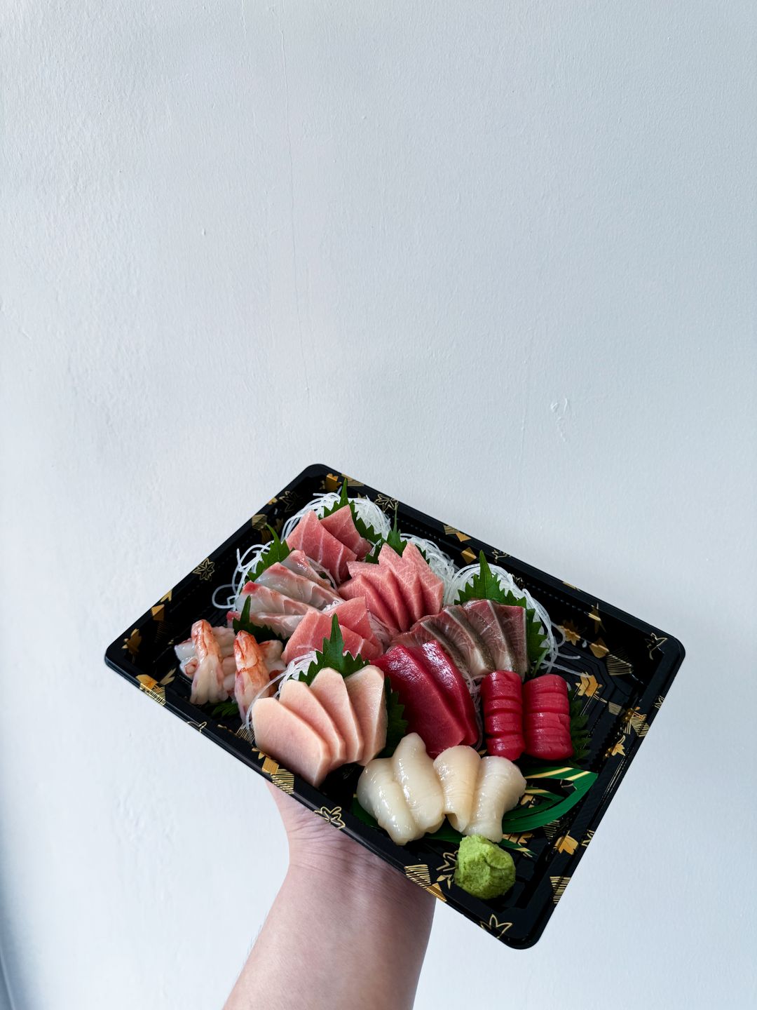 8 Kinds '特選' Sashimi Platter (32 slices)