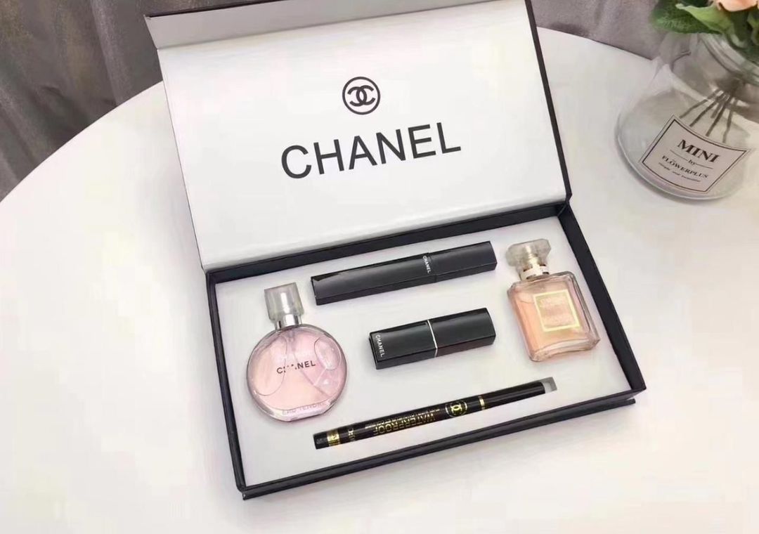 Coco Chanel Mini Set Makeup 