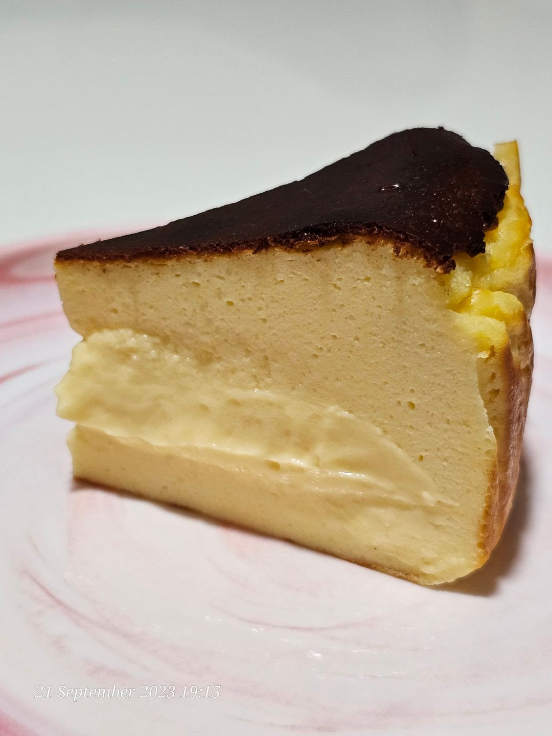 Basque Burnt Cheesecake (6" round)