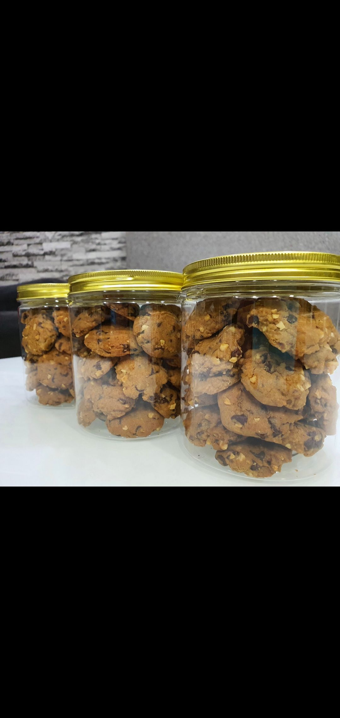 Chewy Chocolate Chips Cookies with Chopped Almonds