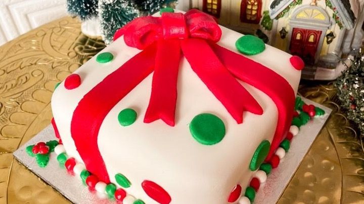 Decorated Fruit cake (1kg) Design 8