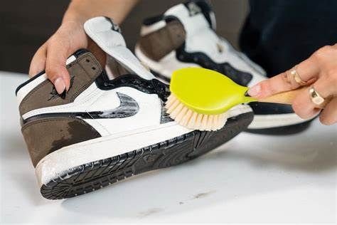 Shoes Cleaning 