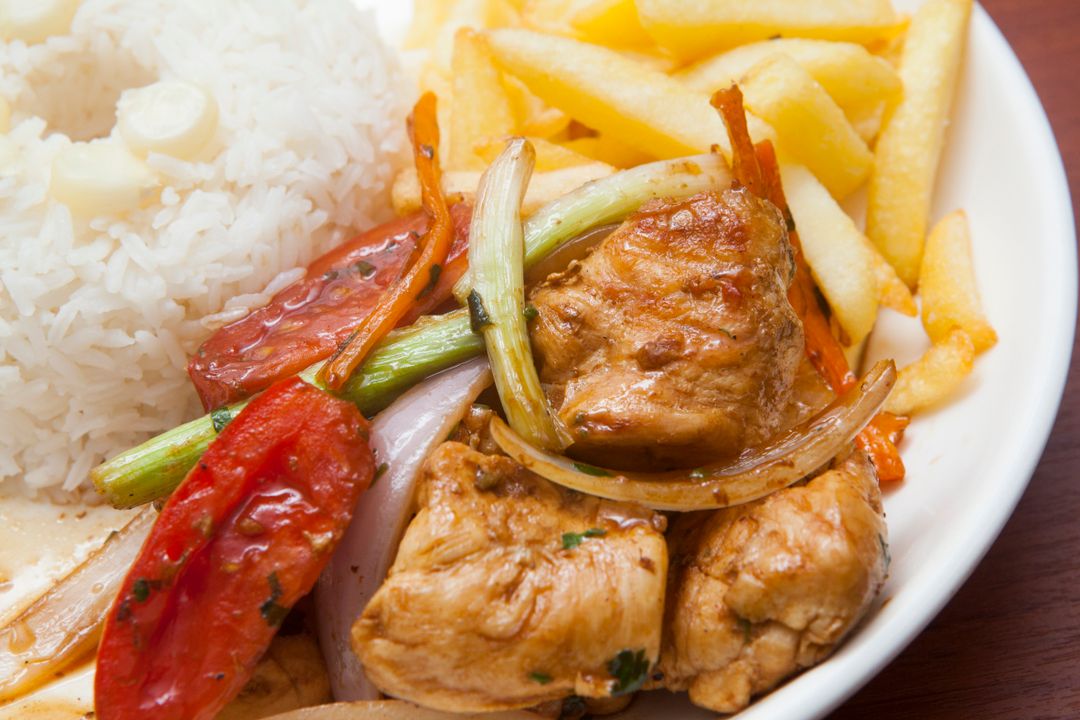 Pollo Saltado