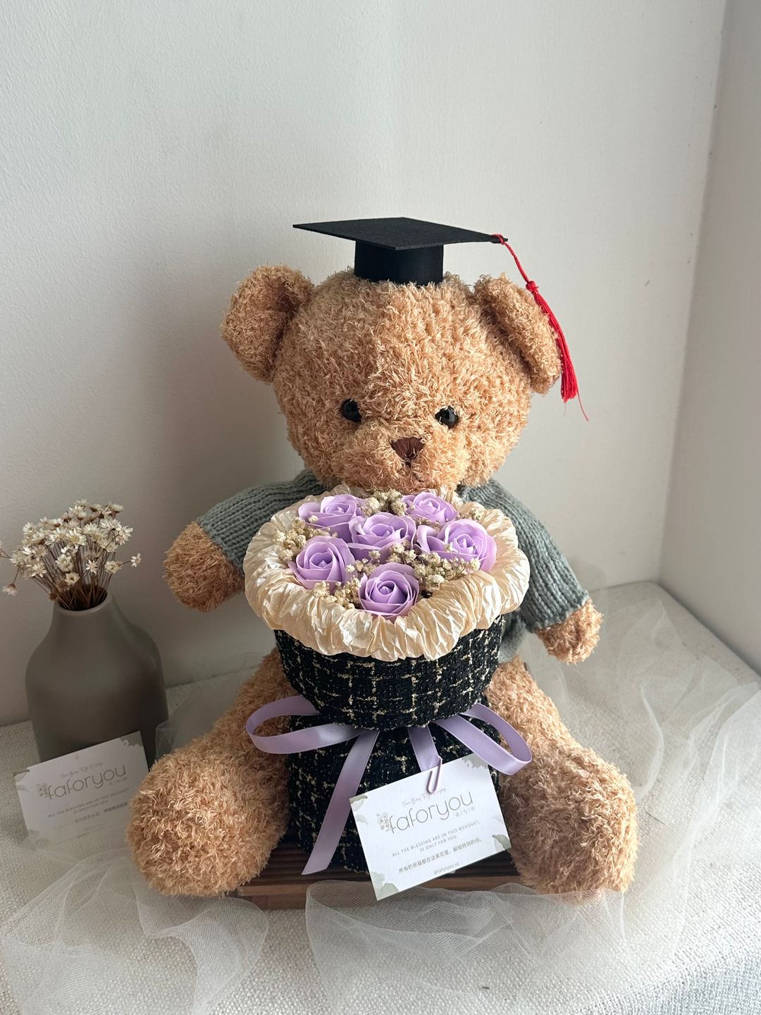 50cm Bear Graduation Round Bouquet