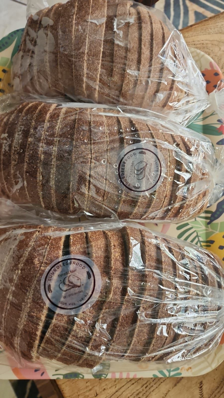 Sliced sourdough bread (100% full wheat flour)