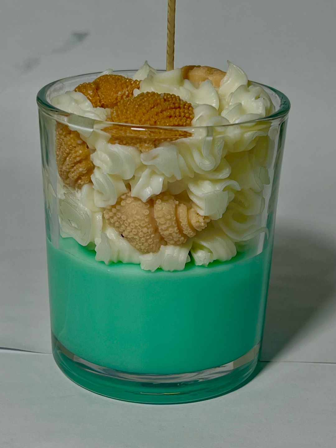 Oud oasis (sea shells)