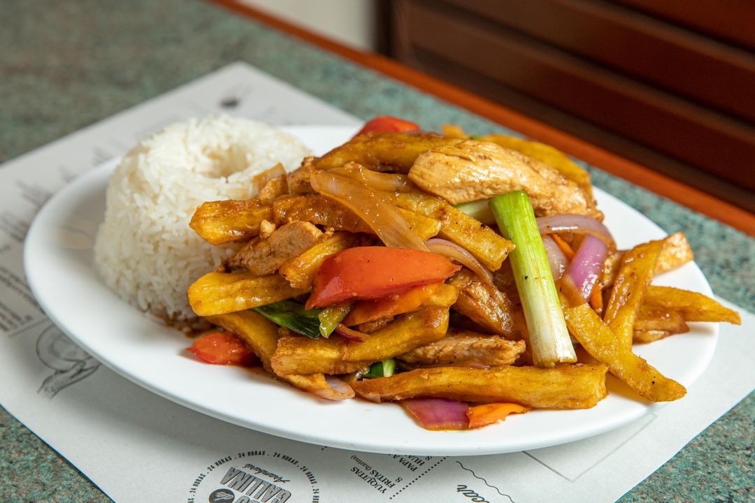 Pollo Saltado