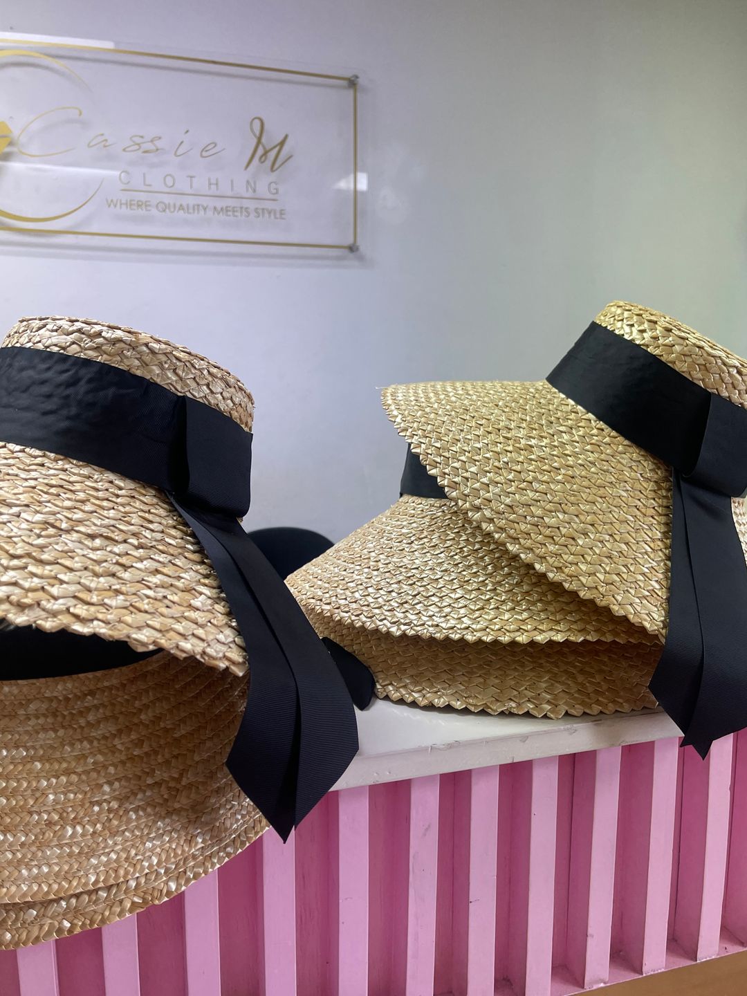 Wide brim summer hat 