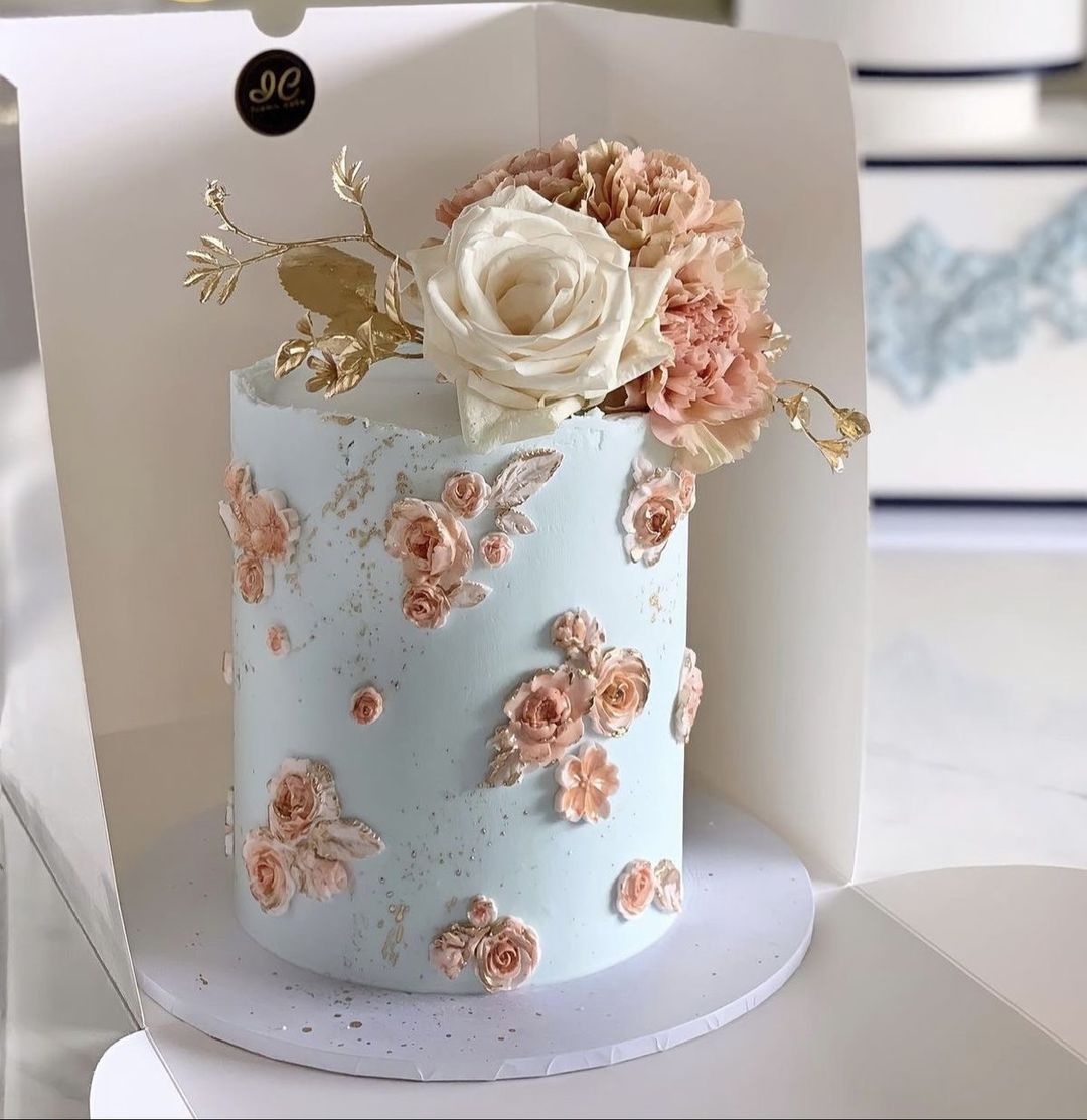6 inches  3 Layers Whipped cream Cake     