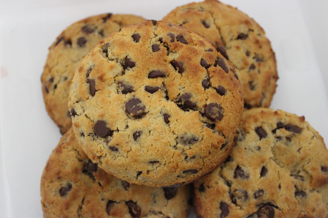 12 Chocolate Chip Cookie