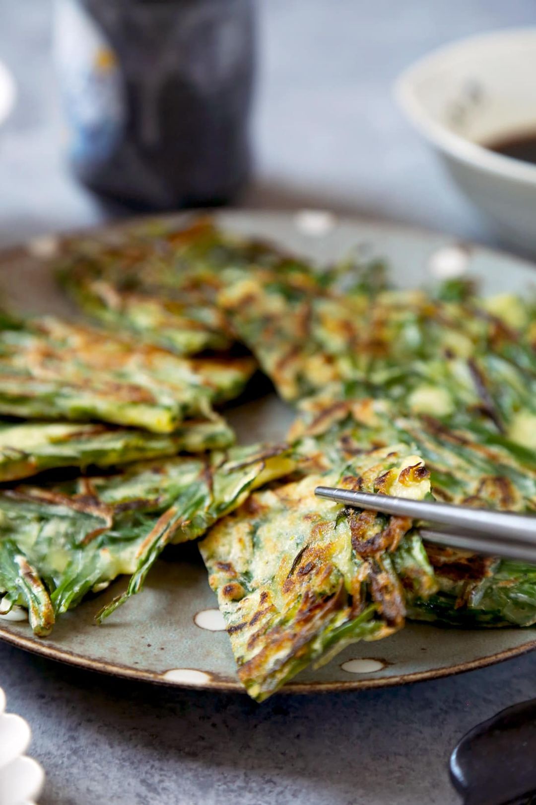 Buchujeon 부추전  (Chive pancake)