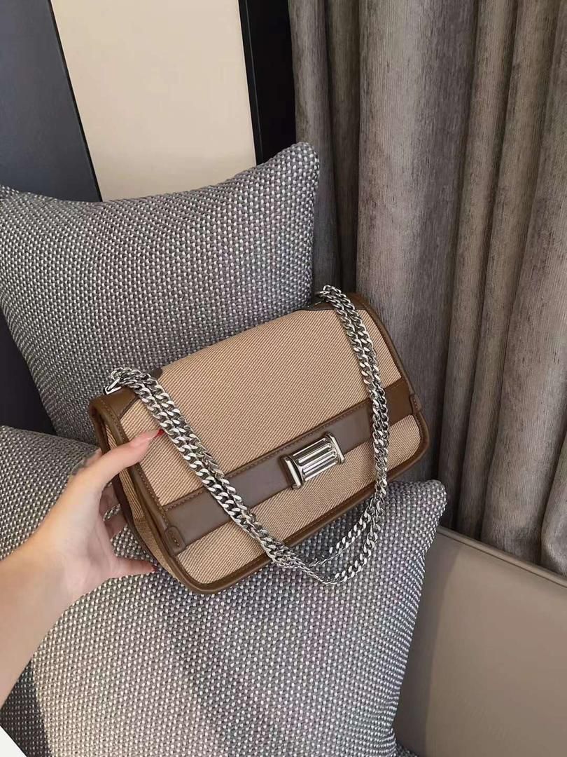 Women's handbags 