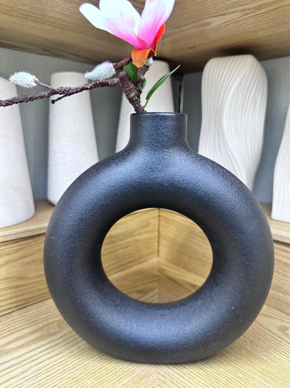 Vase Doughnut available  