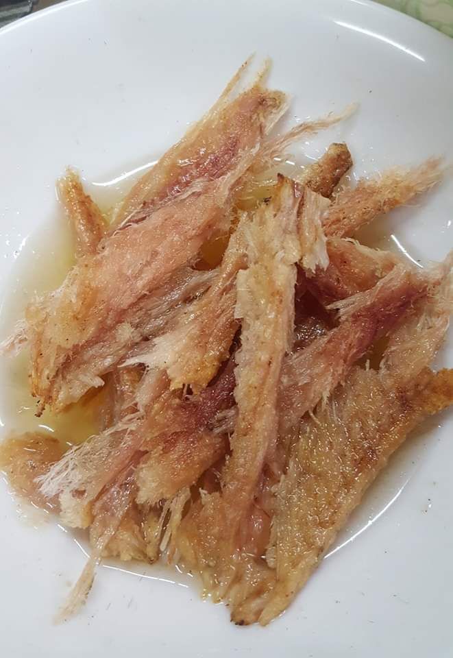 ဒေါ်ဒေါ်အိလက်ရာ_ငါးရံ့ခြောက်မီးကင်ထုမွ