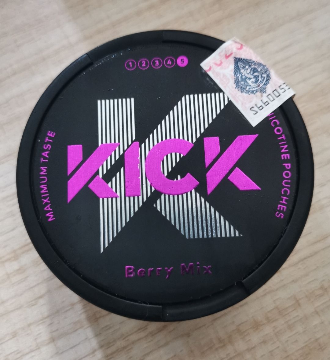 KICK BERRY MIX ( Nicotine Content: 36 mg/pouch 20 Pouches )