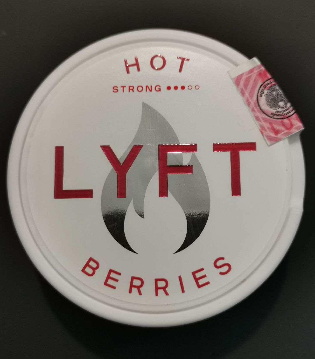 LYFT HOT BERRIES Strong Nicotine 10 mg/Pouch  23 Pouches/Box