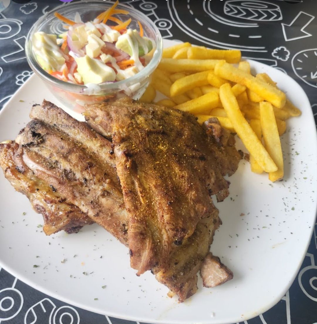 500g Spare Ribs chips & salad