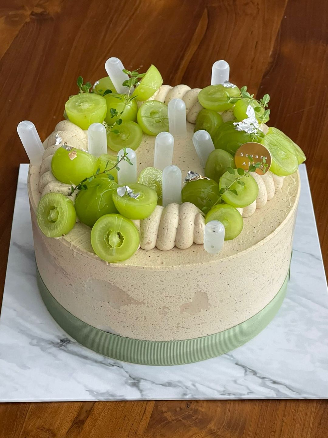 Green Grape Soju Cloud cake (liquor) 