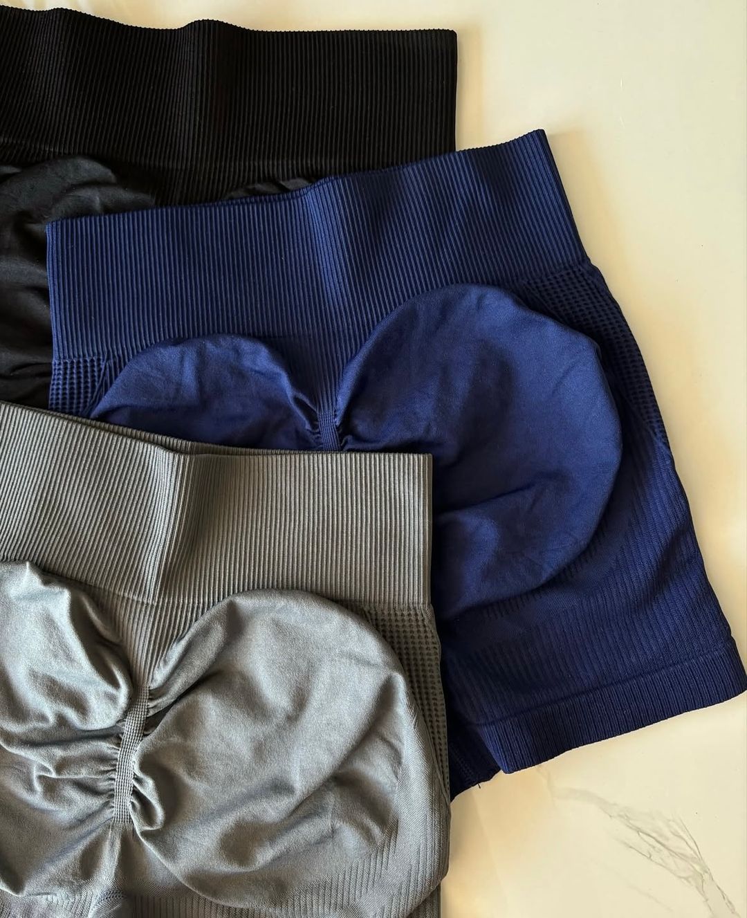 Short Metálico Talla L