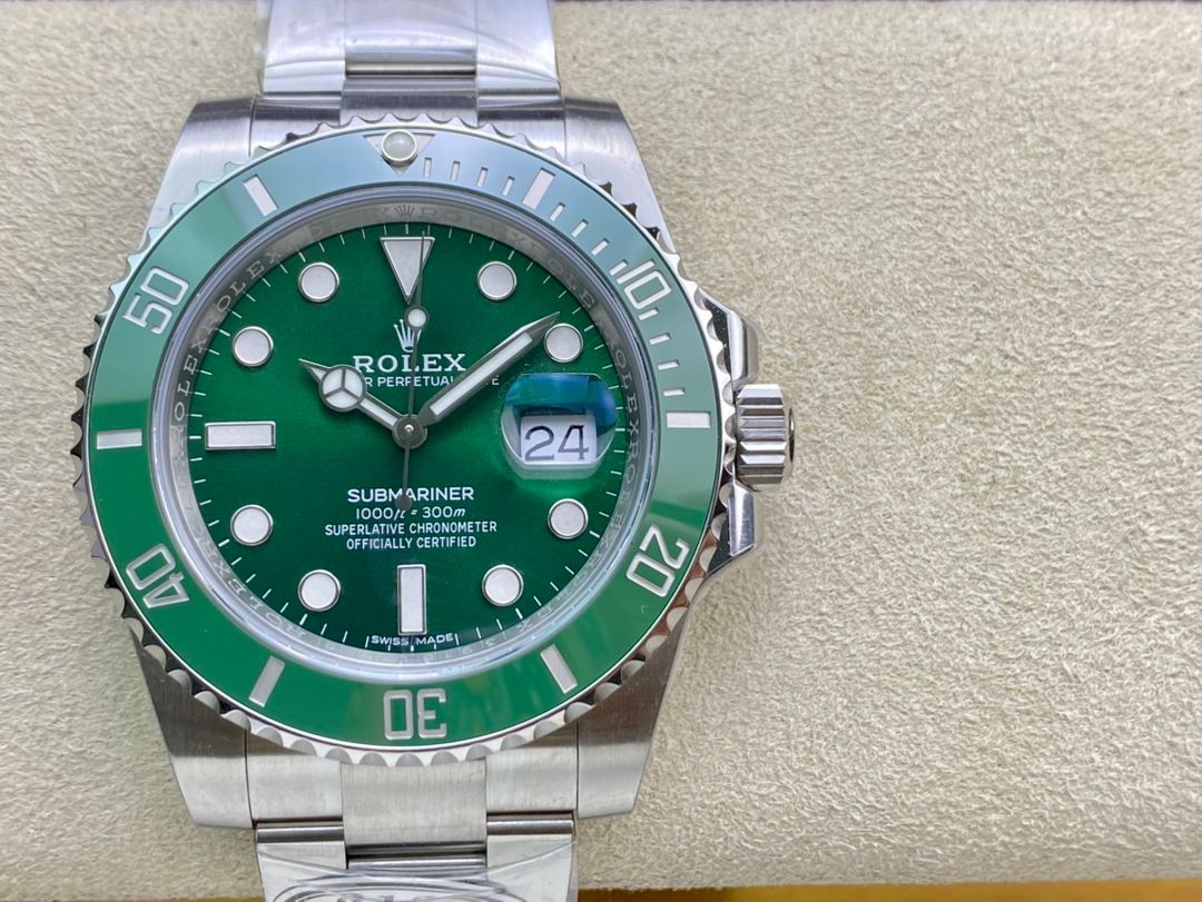 Rolex Submariner Date Hulk 