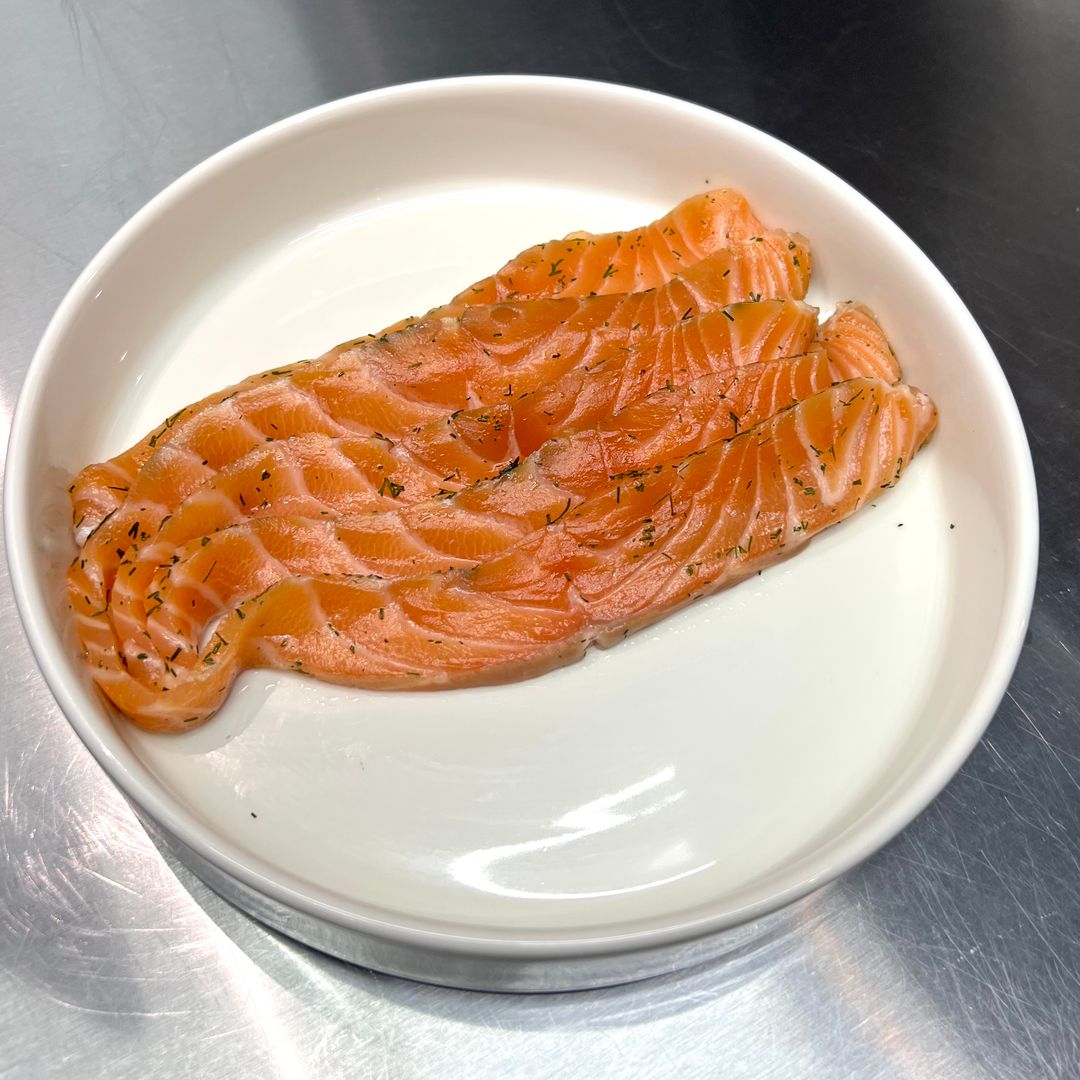 Слабосоленый лосось / Salmón gravlax 100gr