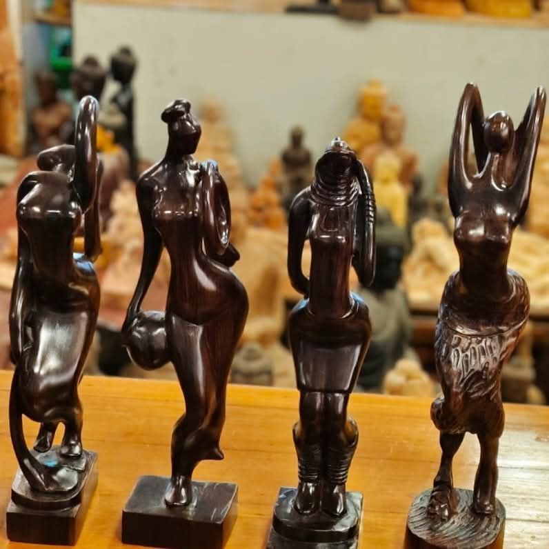 မြကြည်သာ_နံ့သာပန်းပုရုပ်စုံ #