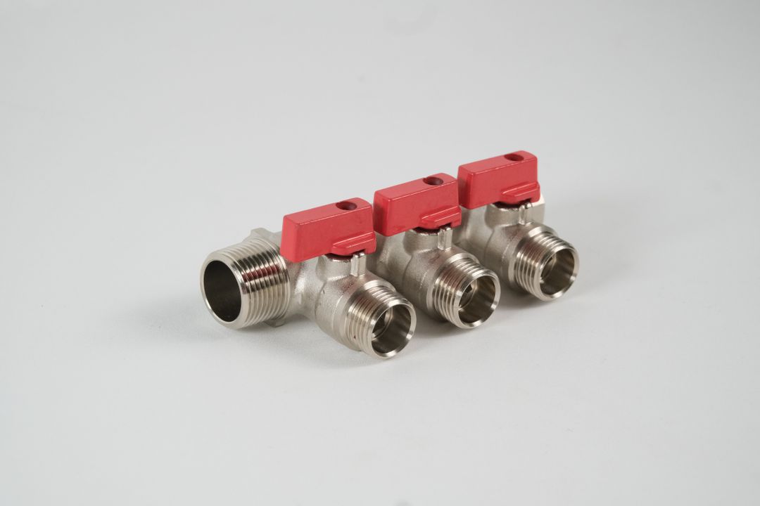 Manifold In 3/4" Out 1/2" (2)