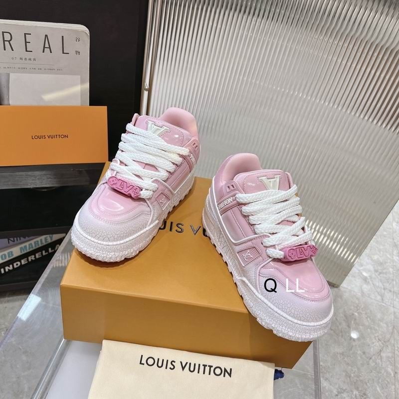 LV sneaker