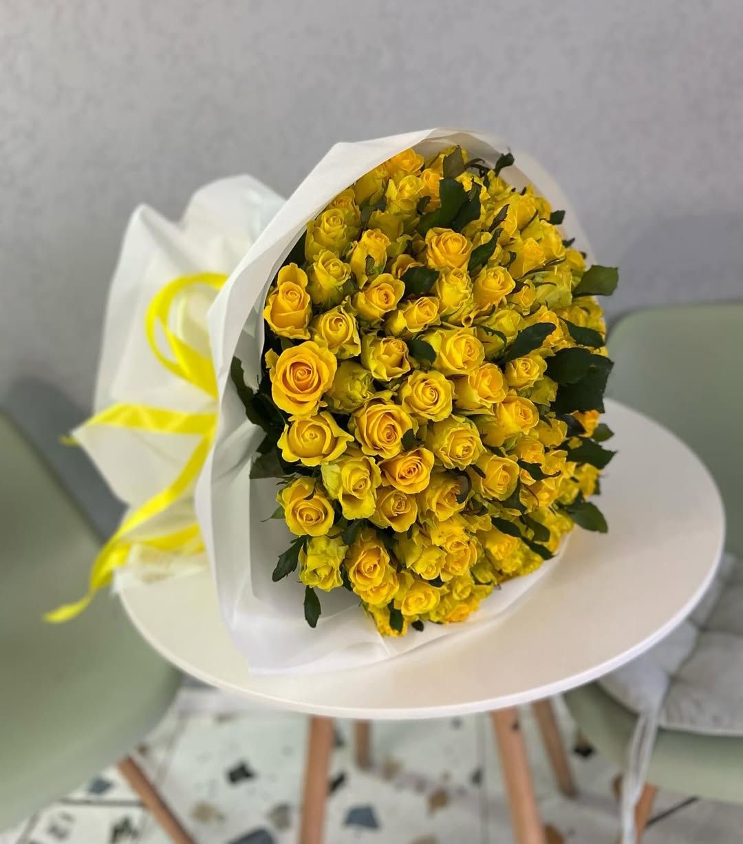 Yellow roses bouquet 