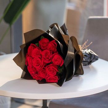 Red roses bouquet / باقة ورد حمراء