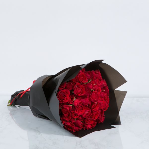 Baby rose red bouquet / باقة ورد حمراء صغيرة