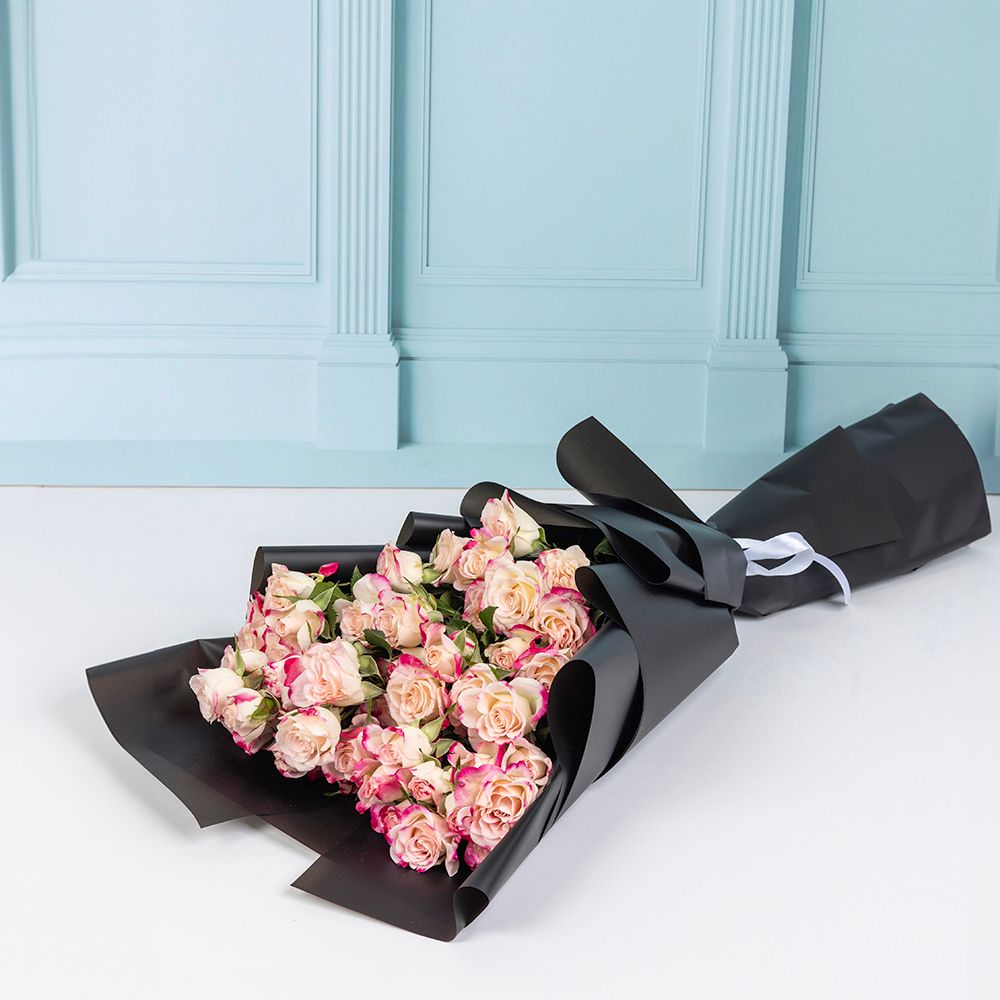 Baby rose pink double color bouquet / باقة زهور وردية اللون مزدوجة اللون