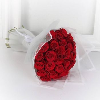 Red rose bouquet / باقة ورد حمراء