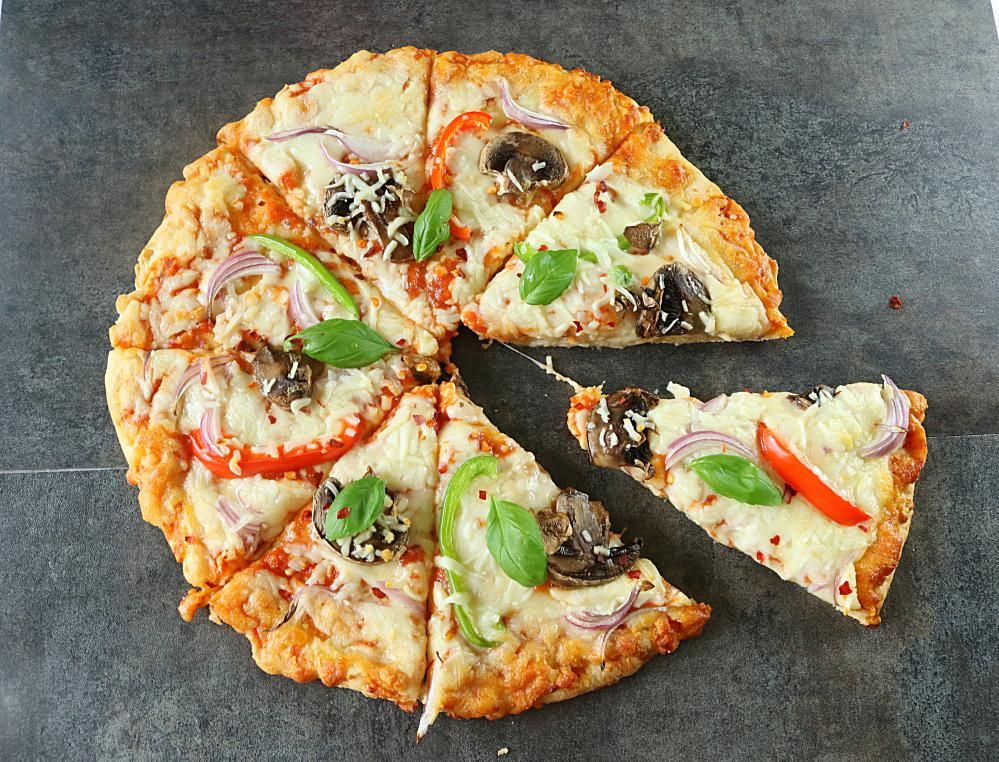 Veg Pizza (Mozerella Cheese and Mixed Vegetables)