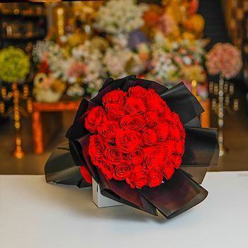 Red rose bouquet / باقة ورد حمراء