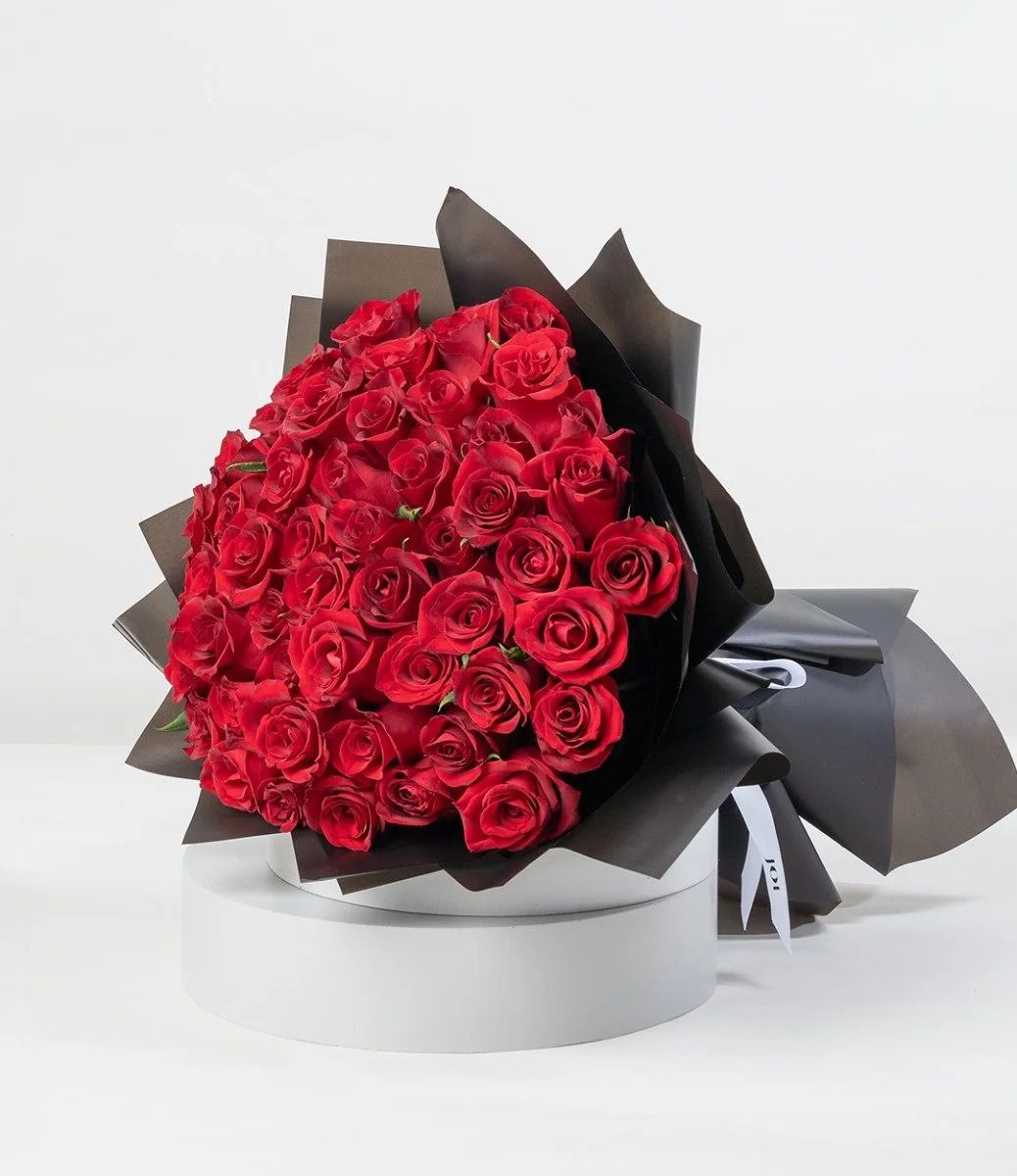 Red rose bouquet / باقة ورد حمراء